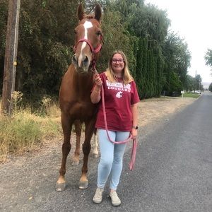 Meet your Posher, Anika